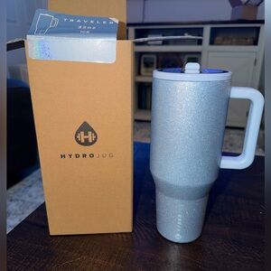 HydroJug Traveler 32 oz - Ice - Birthday Collection
